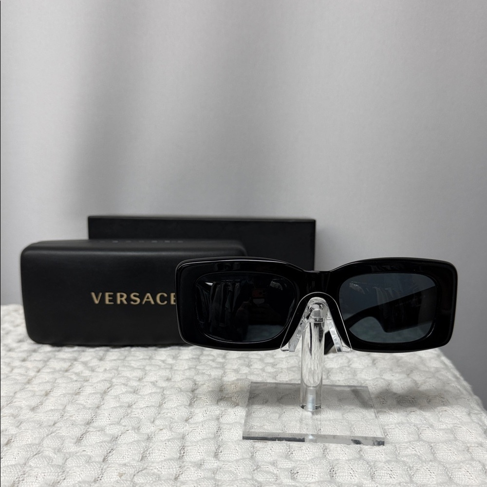 Versace Black Sunglasses With Rectangular Frame - image 1